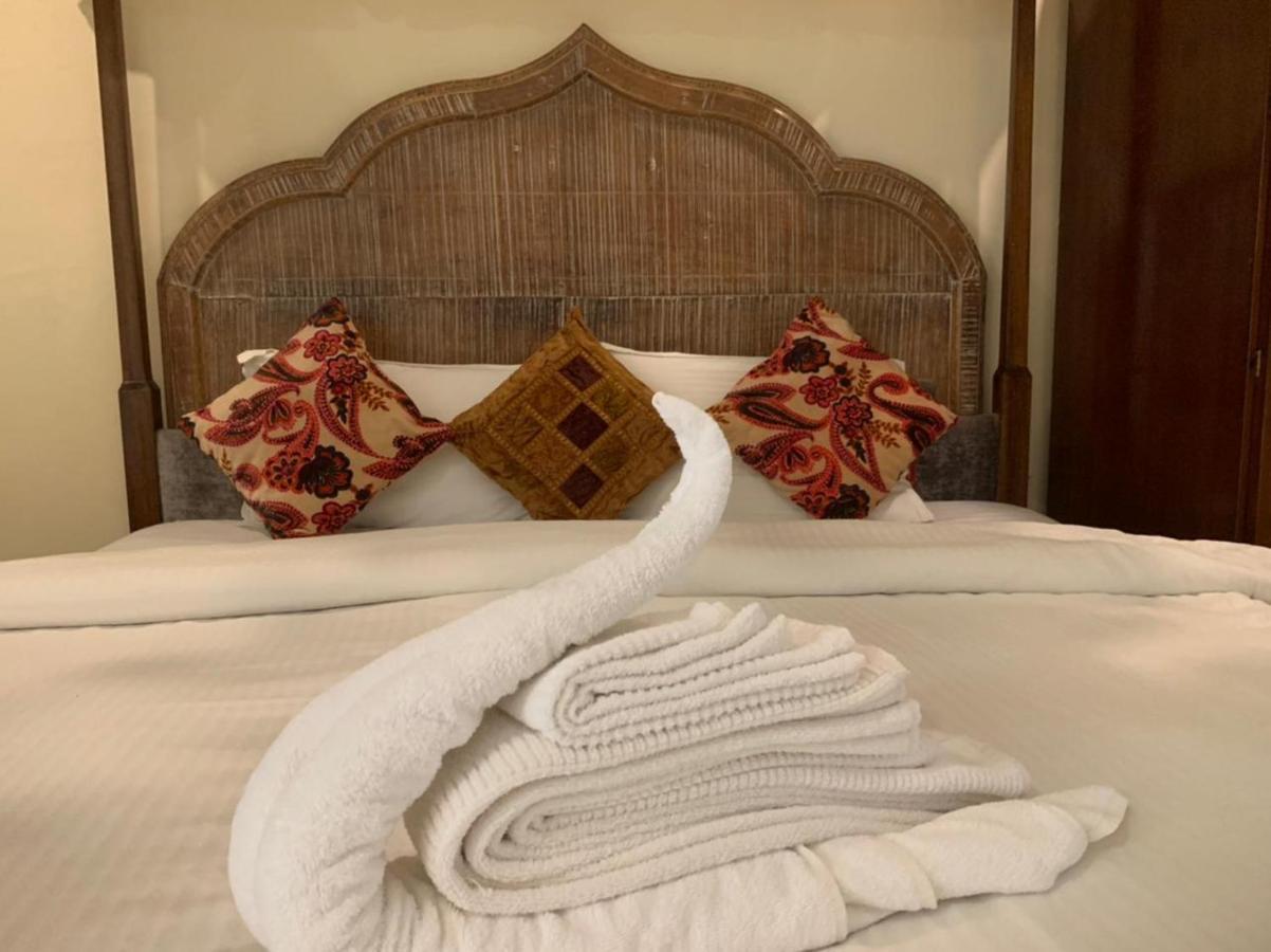 Hotel Chique Shanti 3*